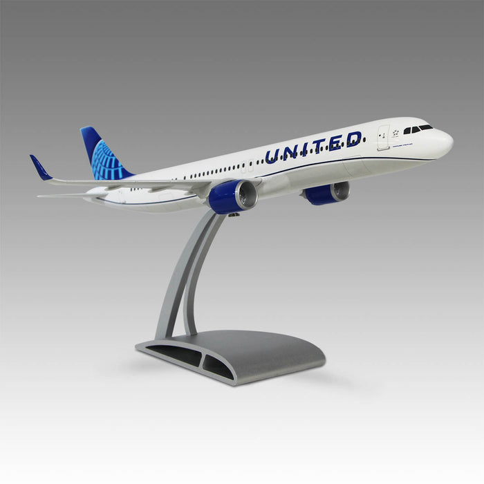 United A321neo Desktop Model in 1/100 Scale