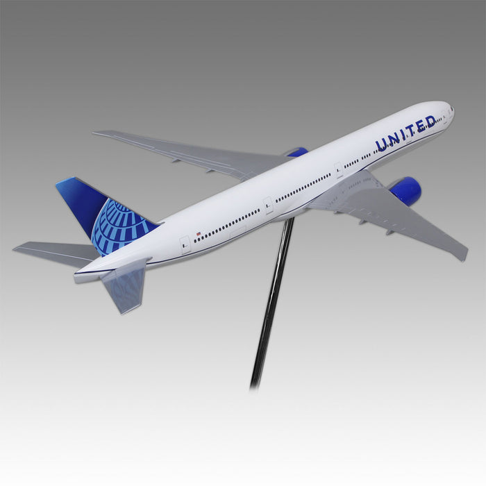 United Airlines 777-300ER Exhibit Model in 1/50 Scale