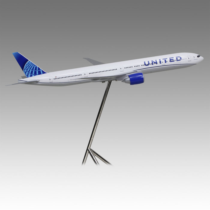 United Airlines 777-300ER Exhibit Model in 1/50 Scale