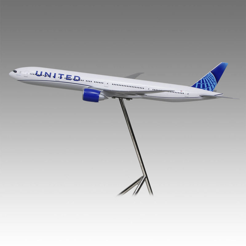 United Airlines 777-300ER Exhibit Model in 1/50 Scale
