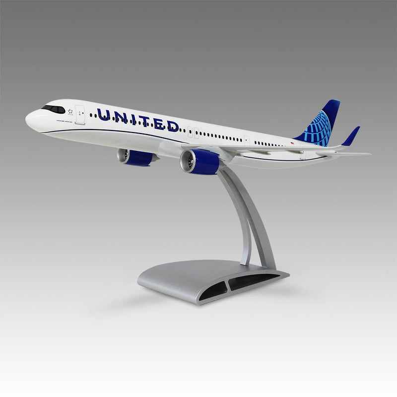 United Airlines A321neo scale aircraft model on Airfoil™ base by Pacmin Studios showcasing the left side