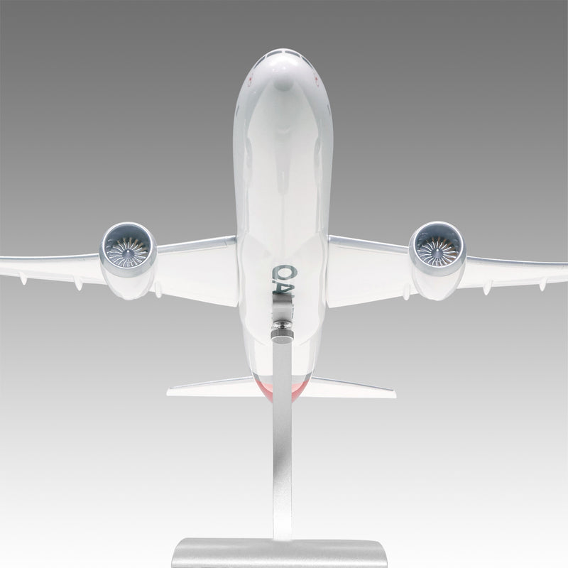Qantas 787-9 in 1/144 scale with Airfoil base