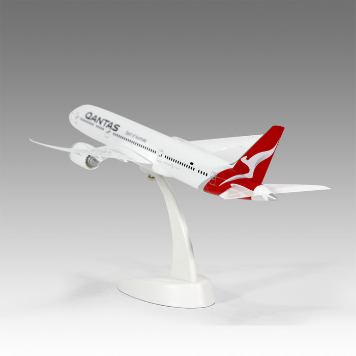 Qantas Airways 787-9 Desktop Model in 1/200 Scale