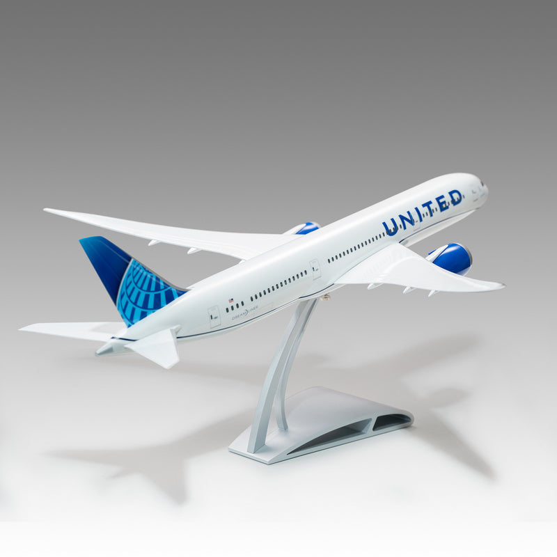 United Airlines 787-9 Desktop Model in 1/100 Scale