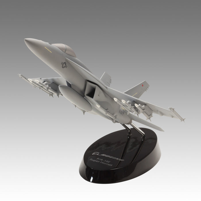 US Navy F/A-18E Super Hornet Military Aircraft Model in 1/48 Scale